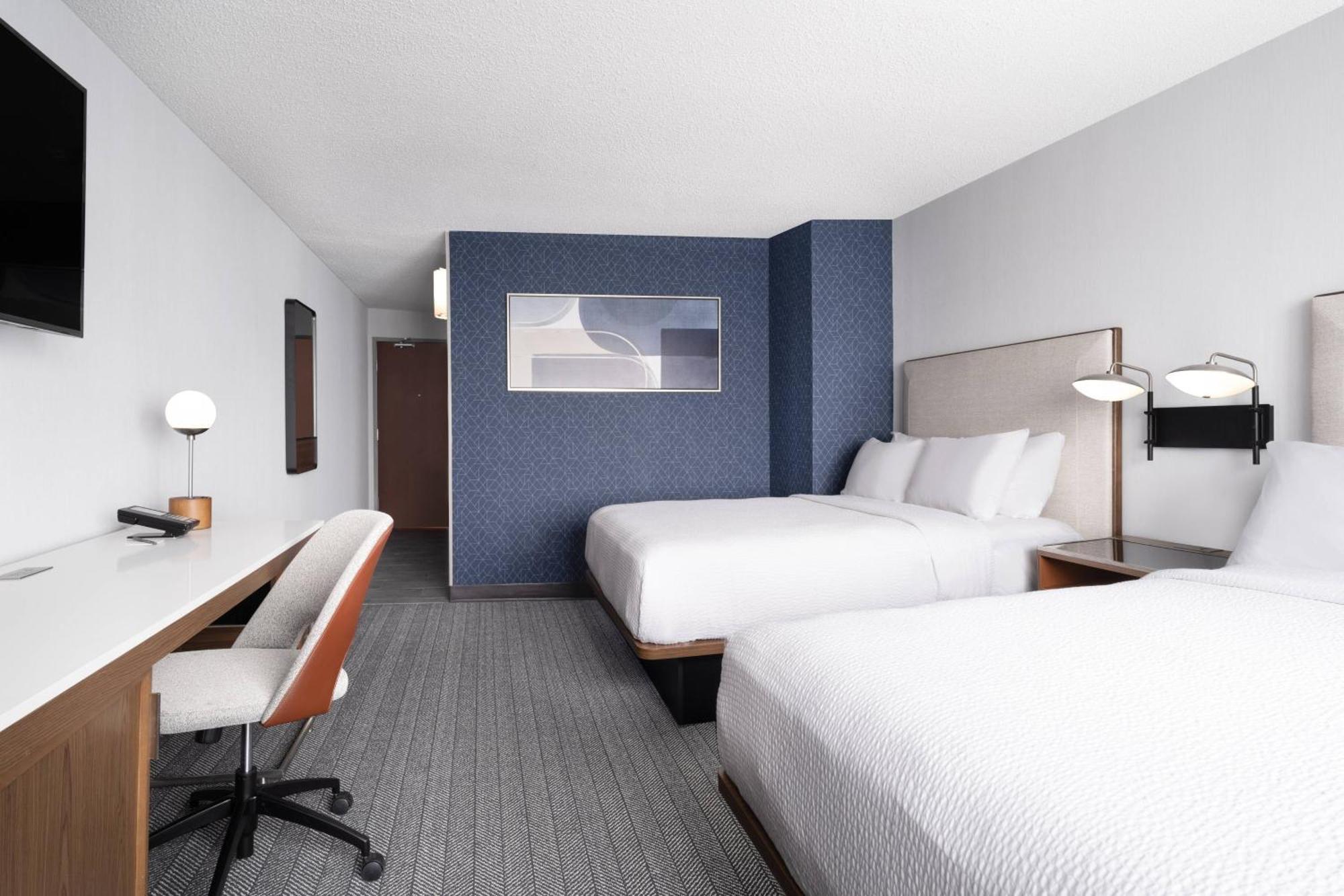 Queen Room Two Queen Beds Hearing Accessible