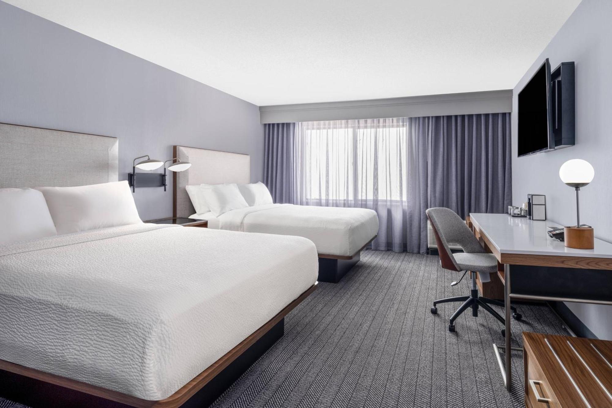 Queen Room Two Queen Beds Hearing Accessible